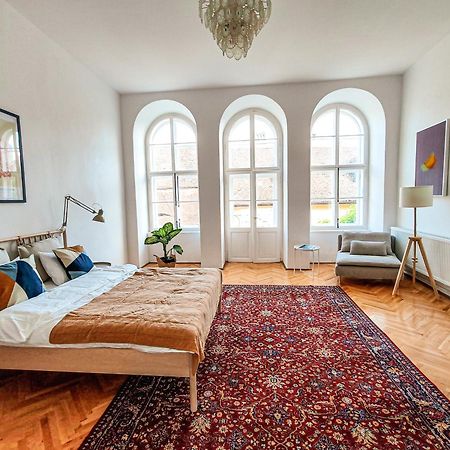 Appartement Favst Old Square à Sibiu Extérieur photo